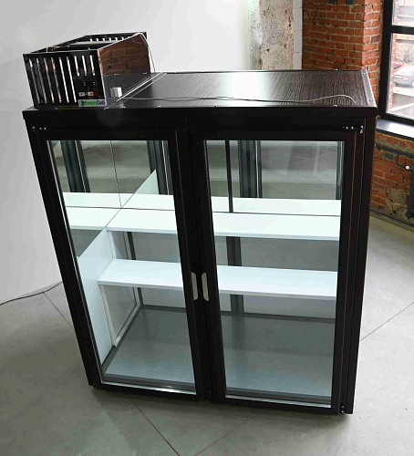 Холодильная камера для цветов на 2 секции Berk - модель №39