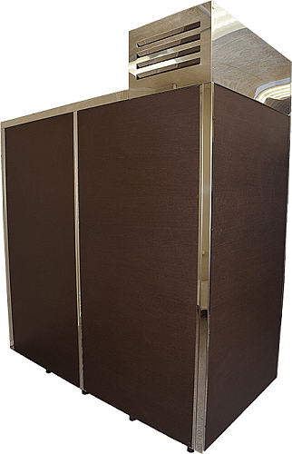 Кегератор BERK 16 Эконом (вариант для торгового зала) с двумя одностворчатыми дверными проемами с белыми рамами