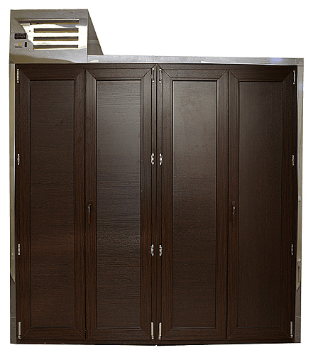 Кегератор BERK 16 Эконом (вариант для торгового зала) с двумя двустворчатыми дверными проемами с рамами ламинированными цветом венге