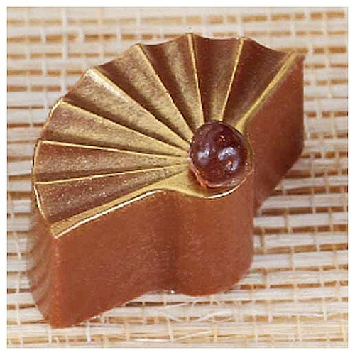 Форма для конфет "Веер" 31*26 см. h=15,5 мм. (28 шт.) /1/