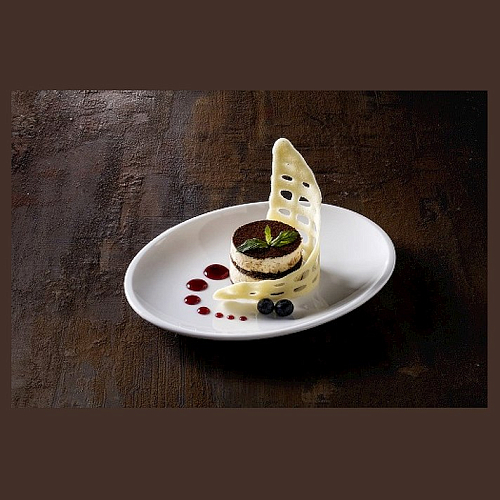 Блюдо овальное 250*190 мм. Белый, форма Мув /1/12/756/