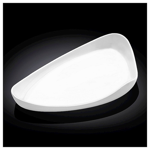 Блюдо треугольное l=410 мм. с приподнятым краем Wilmax /6/24/