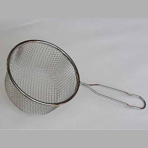 Сито d=210 мм. нерж. размер ячейки 8*8 мм. с ручкой /1/72/