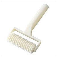 Ролик для теста (для сетки) 12 см. пласт. /1/