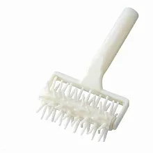 Ролик для теста 12 см. (перфоратор) пласт. /1/